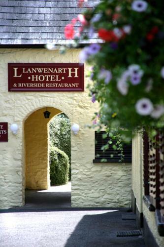 Llanwenarth Hotel And Riverside Restaurant Abergavenny Extérieur photo